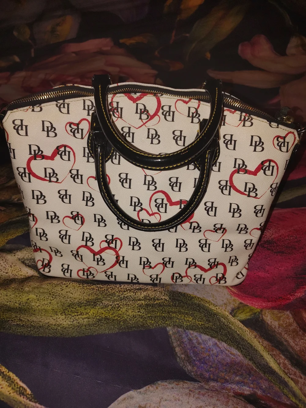 Dooney & Bourke White Tote with Red Heart Print and Black Trim